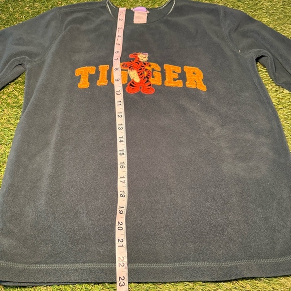 Vintage Disney Tigger Green Sweater - Picture 5 of 7